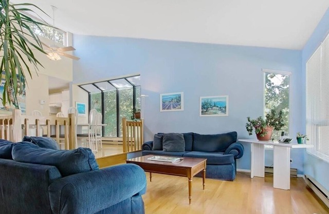 entire accommodation, in the heart of Sillery, free parking!