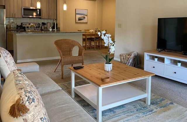 Entire Apartment 5*Gated Community Pool,Gym+more