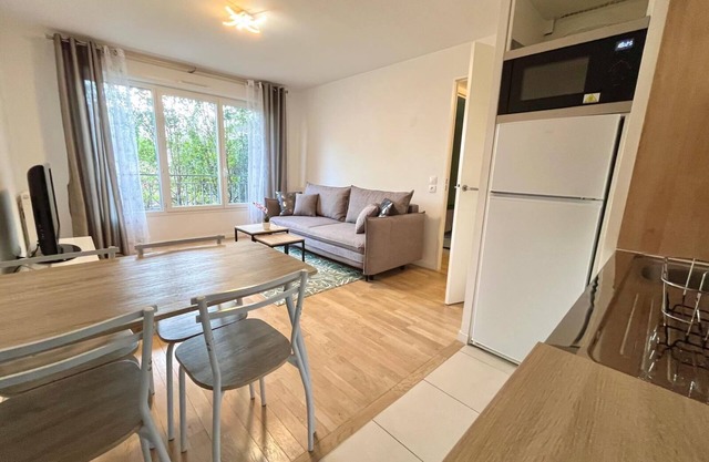 Entire Appartement, 2 rooms, private parking