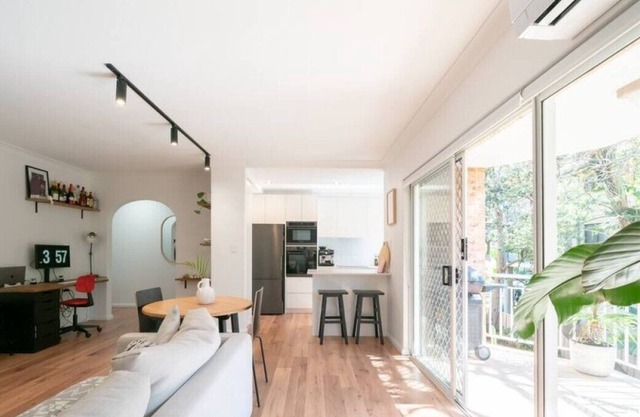 Entire Coastal Apartment Cronulla
