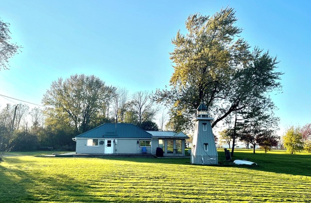 Entire Cozy house cottage with view of the Niagara River.