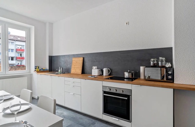 Entire 'Hallerstraße' Unit with 4 Apartments, Balcony and Wi-Fi