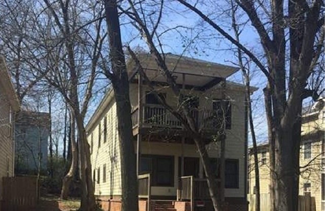 Entire home minutes from downtown