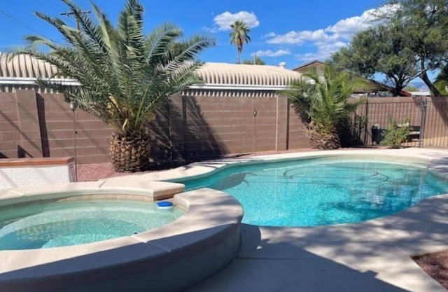 Entire house- Tucson Family Getaway