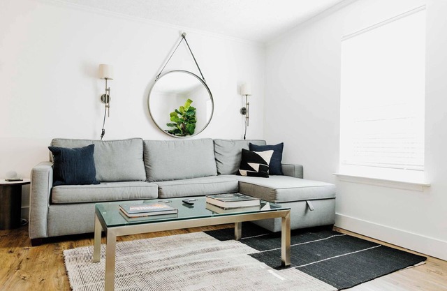 Entire Top Floor of Suites of the Vinyl Sleeps 16 On Music Row