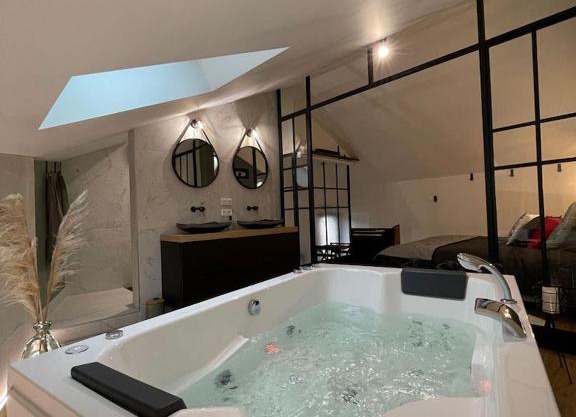 Entre Nous Le Maréchal