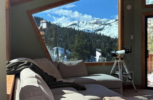 Epic Alpine Meadows Views! Newly Remodeled Home with Hot Tub