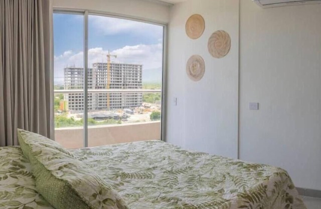 Epic Sea + Mountain View