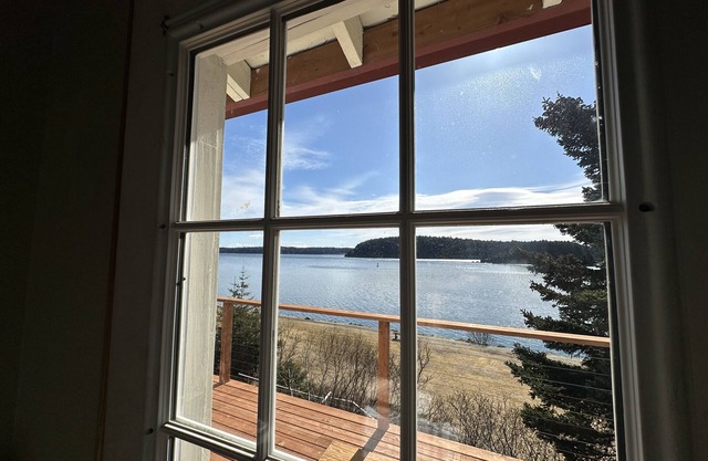 Epic view at your doorstep water vista 2 bedroom walking distance to town