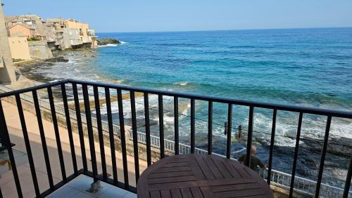 ERBALUNGA location T1 pieds dans l'eau