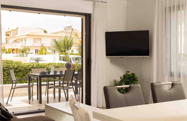 Es Descans - Newly renovated house with terrace 200 meters from the beach