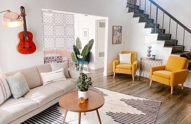 Escape to a fresh 70's Mid Century-Modern Boho-inspired Condo in Palm Springs!