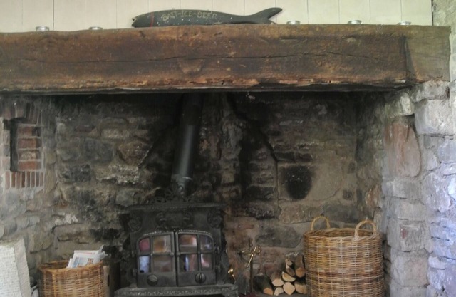 Escape to a lovely vineyard cottage near the Somerset Levels