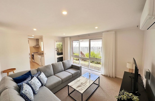 Escape to Coastal Bliss at Ocean Grove - Short walk to beach, cafe and parkn