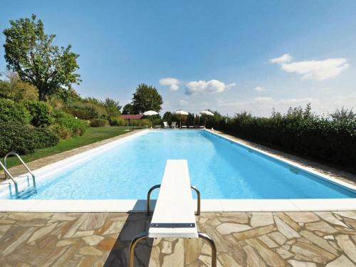 Estate in Monte Serra with Panoramic Views