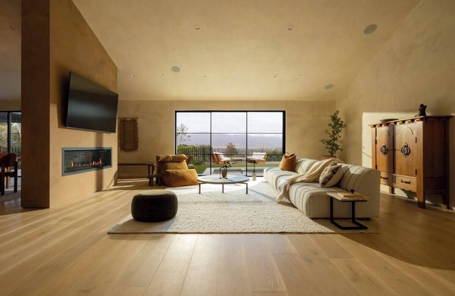European style Home w/Pool, Fire Pit & City Views