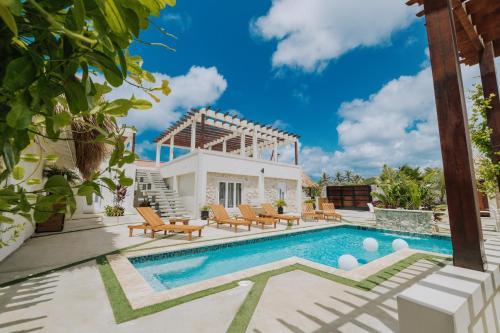 Eva Oceanfront Spa Resort Poolrooftop By Lucha