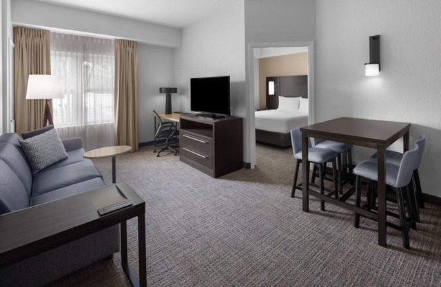 Everything You Need For The Perfect Vacation! Outdoor Heated Pool, Pet-friendly!