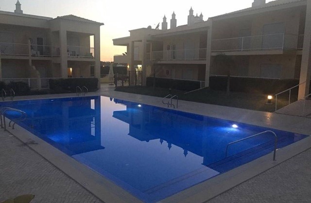 Excellent quiet house - Bedroom almost inside pool