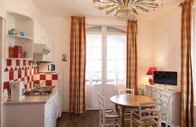 EXCEPTIONAL AUTHENTIQUE TOUQUETTOISE 200 M PLAGE RUE ST JEAN WIFI free