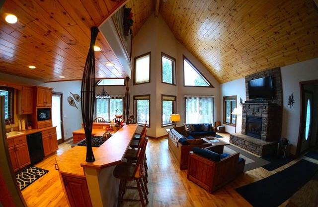 Exceptional Chalet near Harbor, Nubs Nob and Boyne Highlands Ski and Golf Resort