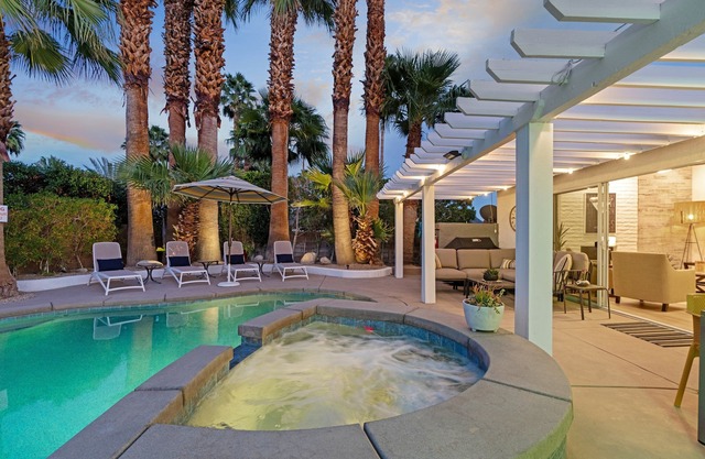 Exceptional Home with Mountain Views, Pool and Spa in South Palm Springs!