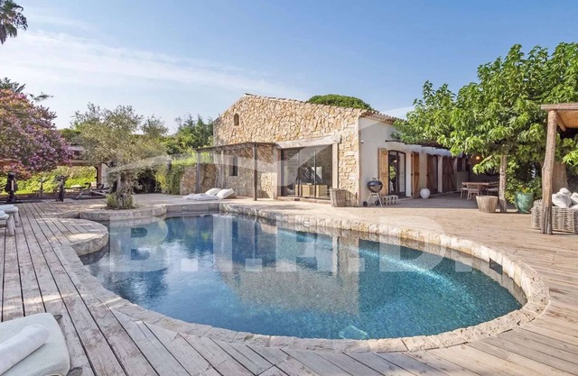 EXCEPTIONAL MODERN VILLA