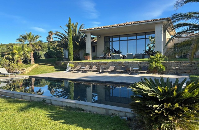 Exceptional villa with sea and countryside view