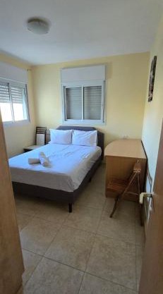 Exclusive cozy 3bdr apartment with balcony and full sea view