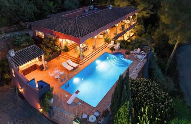 Exclusive dream villa ARCOS 33 in Spain with panoramic views of the Mediterranean.