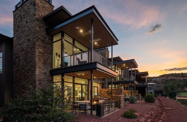 Exclusive Golf Resort | Pool, Hot Tub, Waterfront