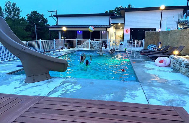 Exclusive Heated Pool with Hot Tub, Game Room 3 min. SDC,15 min to Branson!