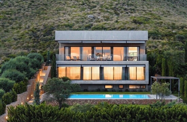 EXCLUSIVE VILLA OVERLOOKING THE BAY OF Puerto Pollensa
