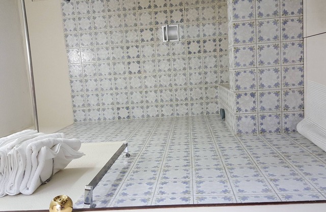 Executive Apartment: Business/Airport Area Guatemala City