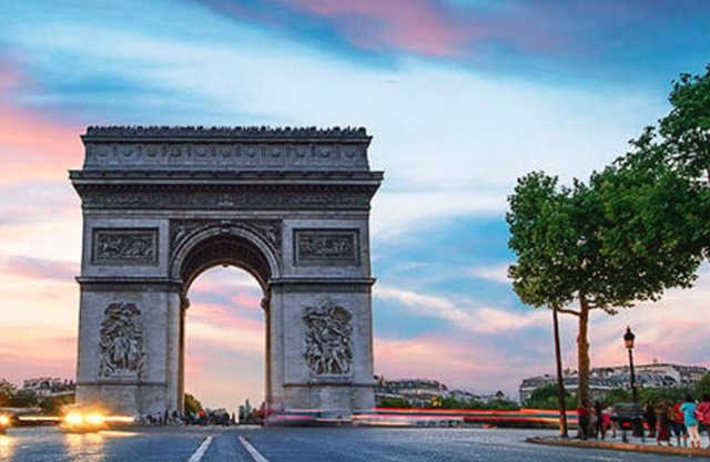 Executive Studio With Aircon In Champs Elysees