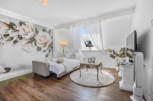 Exklusive Wohnung - Zentral, Parkplatz, WLAN, Arbeitsplatz und Weihnachtsmarkt
