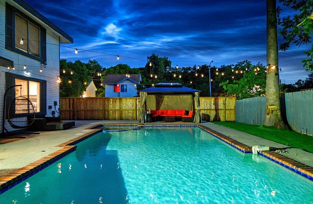 EXOTIC LODGEnDiscover a unique retreat experience in the heart of Houston, TX
