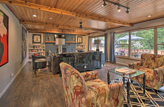 Expansive Retreat with Pool ~ 1/2 Mi to Oaklawn!
