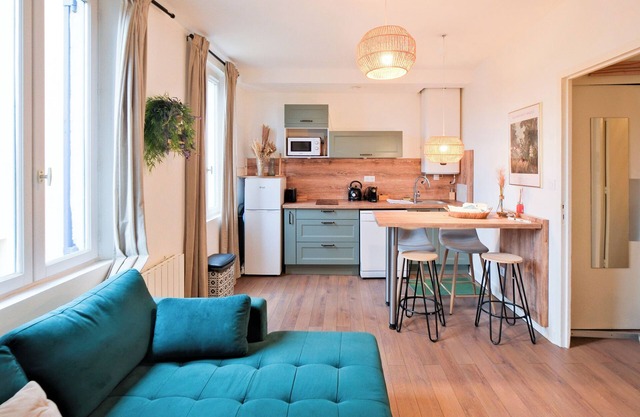 Experience Authenticity in the Heart of Périgueux – Renovated 18th-Century Apartment