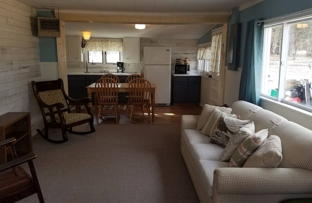 EXPERIENCE FALL COLORS, AMAZING FISHING-THE PERFECT FAMILY COTTAGE-BELLAIRE, MI