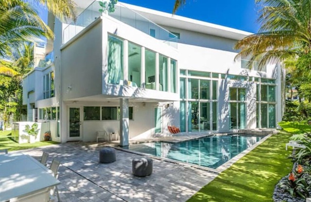 "Experience Unparalleled Luxury at Villa Loggia: Your Private Retreat with Pool"