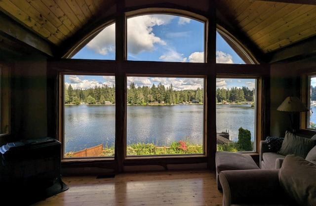 Experience upscale cabin living at Wolf Lodge our rustic, lakeside retreat!