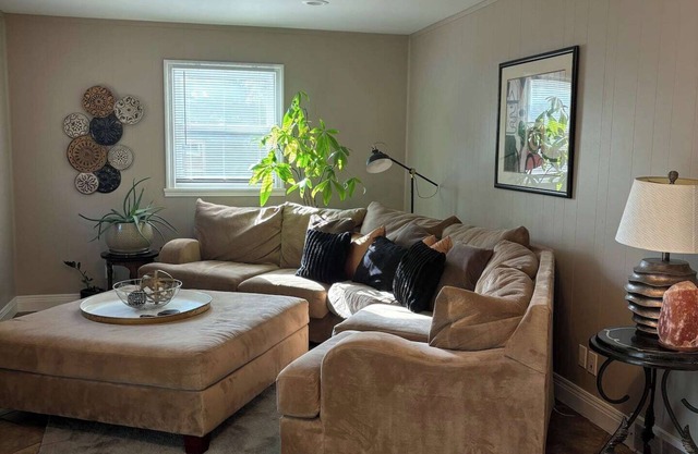 Experience upscale comfort at this luxury modern stay in Indianapolis. With over 2,000 sqft of stylish living space, this rental offers spacious rooms, sleek design, and quick access to downtown attractions and major highways.