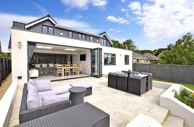 Experience your dream holiday now! Save up to 25% on ferry travel.