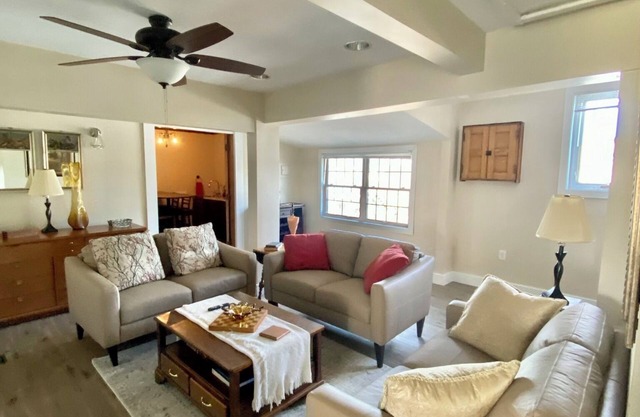 Explore Downtown Fort Wayne The Declan House -Modern 2-bedroom with WiFi and AC
