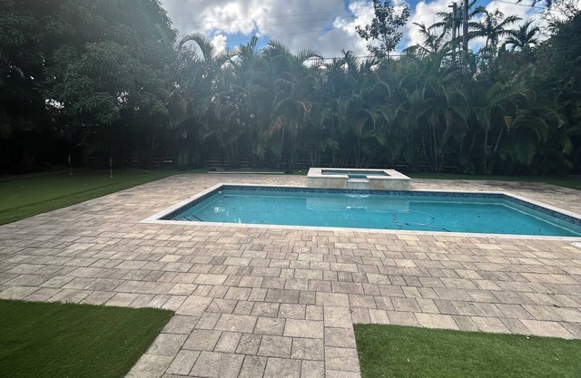 Exquisite 3-bedroom villa With Pool/Jacuzzi Miami Shores