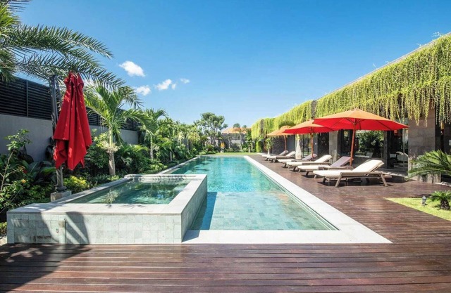 Exquisite 5BR Villa: Premier Luxury in Seminyak