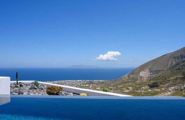 Exquisite Santorini Villa | Villa Pius | 2 Bedrooms | Children Older than 12Y.
