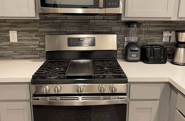 Extended Stay 3 Bedrooms Cozy Townhouse Living