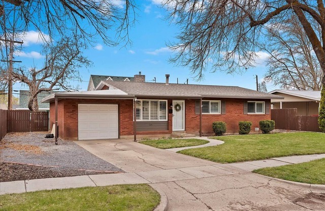 Extended stay work from home detached office 3-bedroom house in Ogden WiFi.